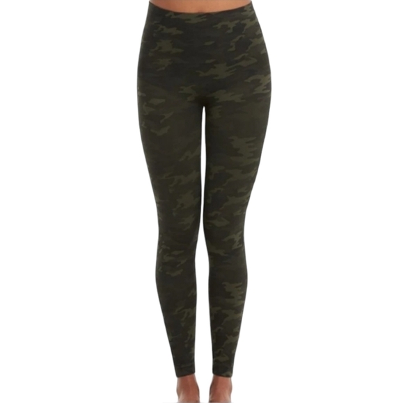 SPANX Look at Me Now seamless leggings in camo camouflage - Picture 5 of 5